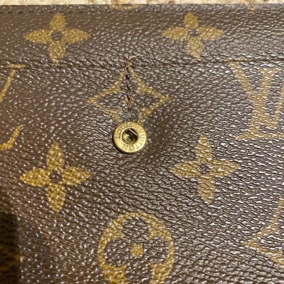 Louis Vuitton wallet - Picture 10 of 11